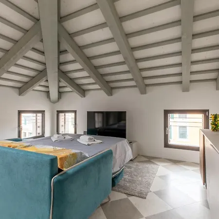 Corte Alle Mura - Mansarda Lux